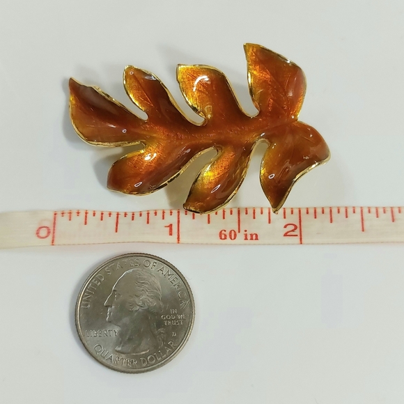 Vintage Floral and Leaf Brooch Set - Picture 3 of 6